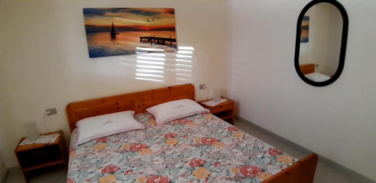 Phiniscollis B&B La Caletta Exterior photo